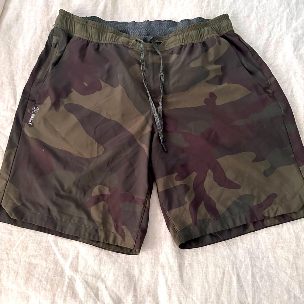 Roark Men’s Camo Hybrid Shorts - Medium